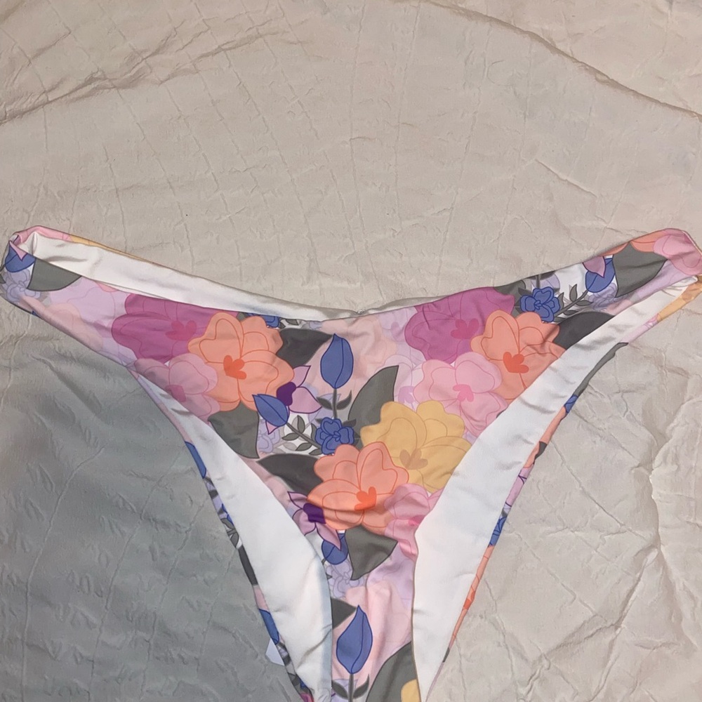 NWT Dippin Daisy Floral Bikini Bottom